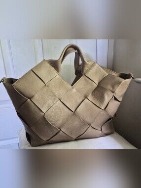 IACUCCI Italy 2-in-1 REVERSIBLE Woven Pebbled Leather Tote Bag - Taupe